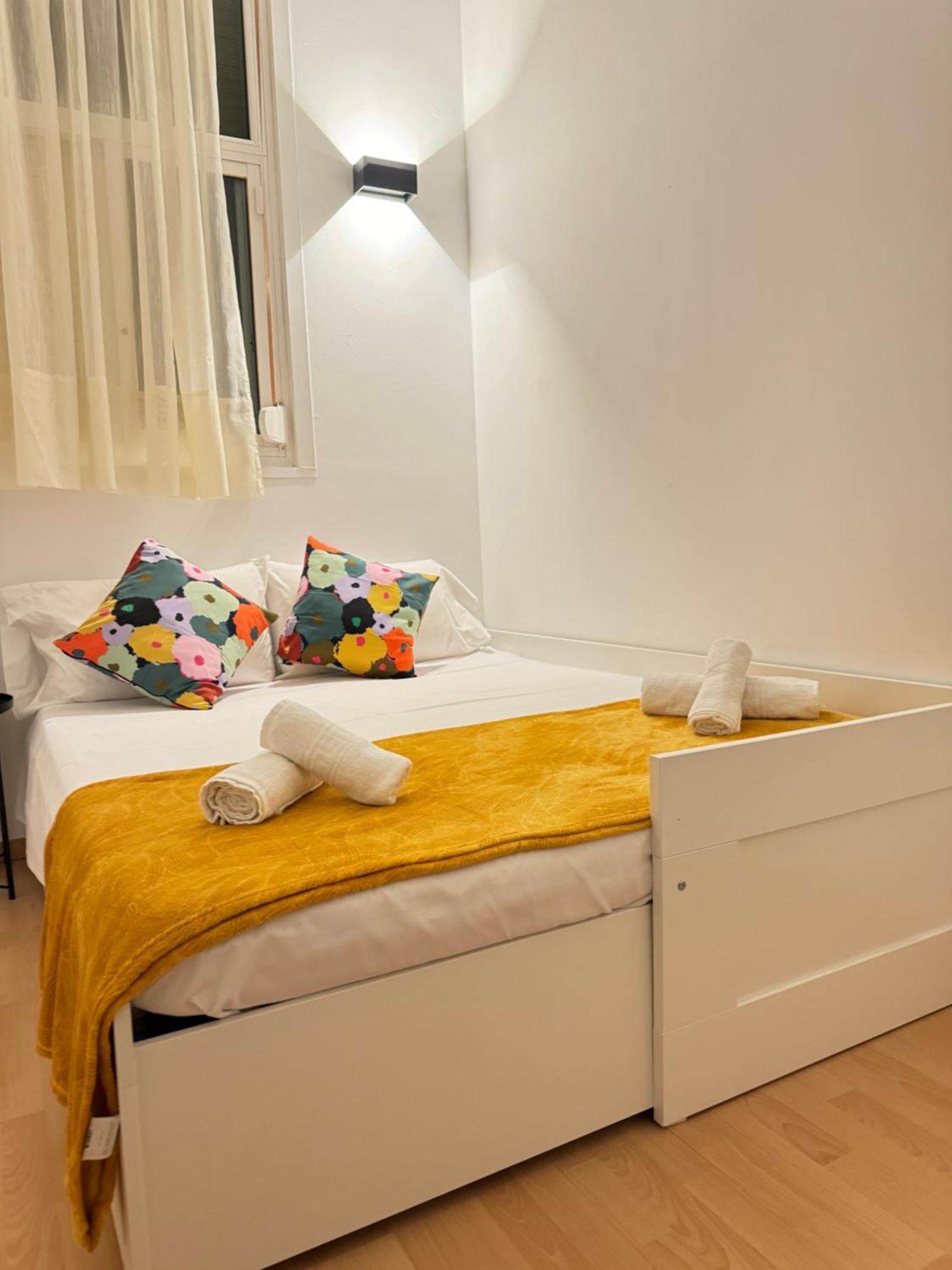 Pamis Apartament Sants, Barcelona Exterior foto
